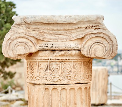 Monumental tour around central Greece