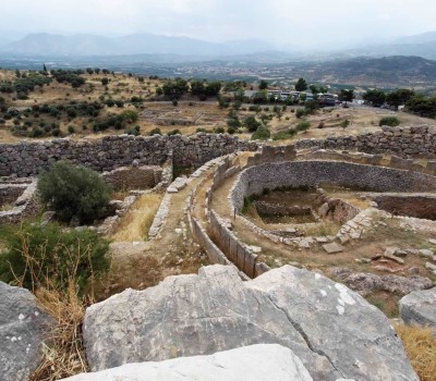 burial grave mycenae
