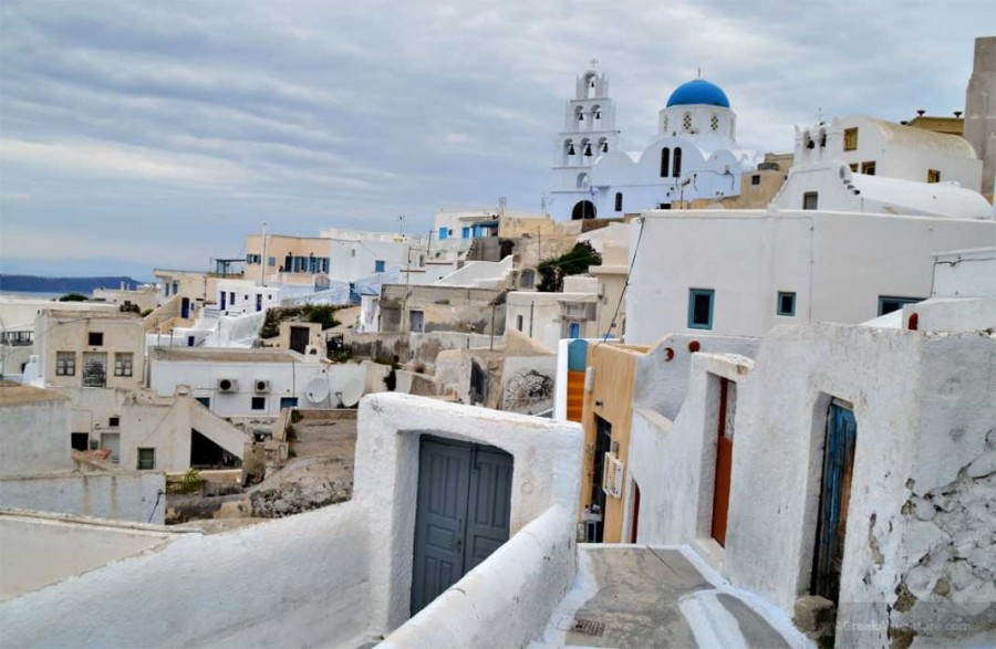santorini pyrgos village