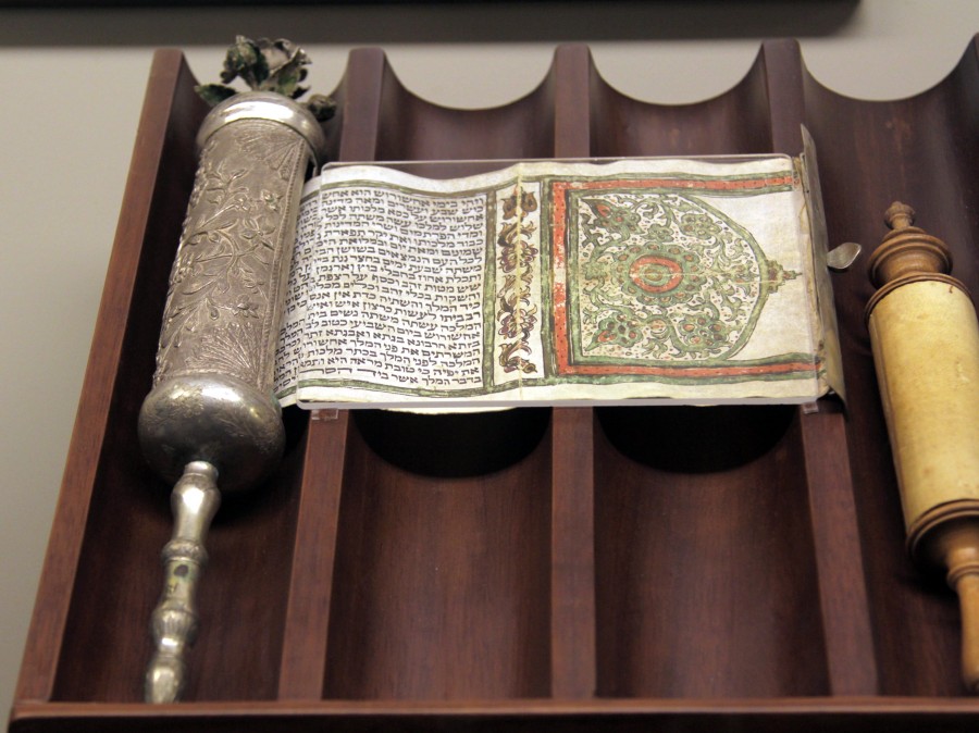 Εsther scroll, cast and engraved silver and silver gilt case